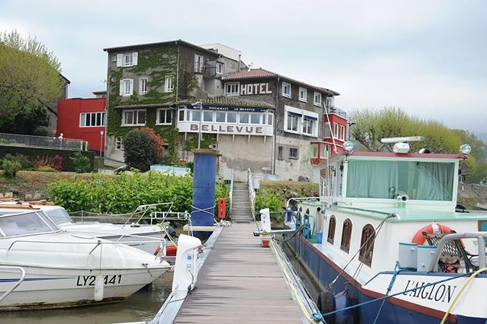 Hotel Le Bellevue Les Roches-de-Condrieu Exterior foto